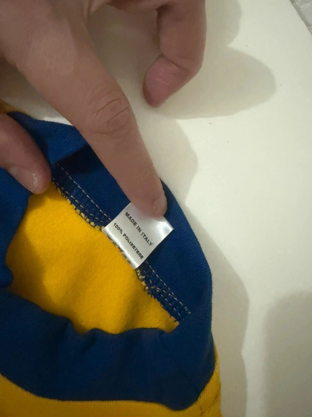 Moletom Bicolore Amarelo e Azul - Tamanho 4/5 anos (6XS) - Visual Esportivo e Dinâmico - Muito Bom Estado – photo 5